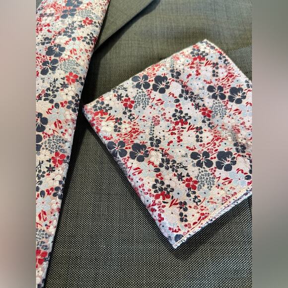 3 Pc Pink Floral Tie Set - Tie Pocket Square Cufflinks 57.75"x3.25" - Picture 3 of 4